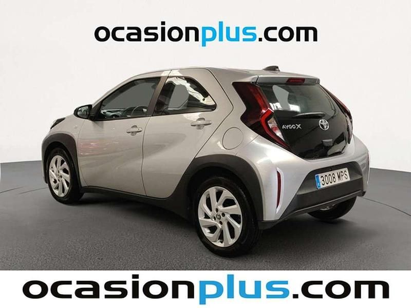 Usado Toyota Aygo Play 72 CV (52 kW) 2024 Gris Utilitario