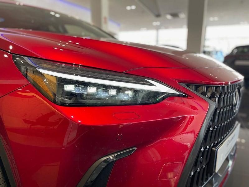 Usado Lexus NX450h+ Executive Line 306 CV (225 kW) 2025 Rojo SUV