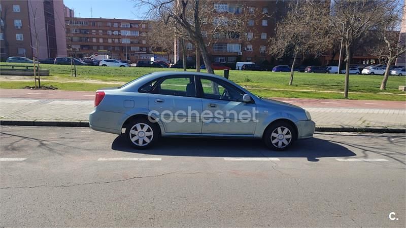 Usado Chevrolet Nubira SX 103 CV (75 kW) 2003 Verde Berlina