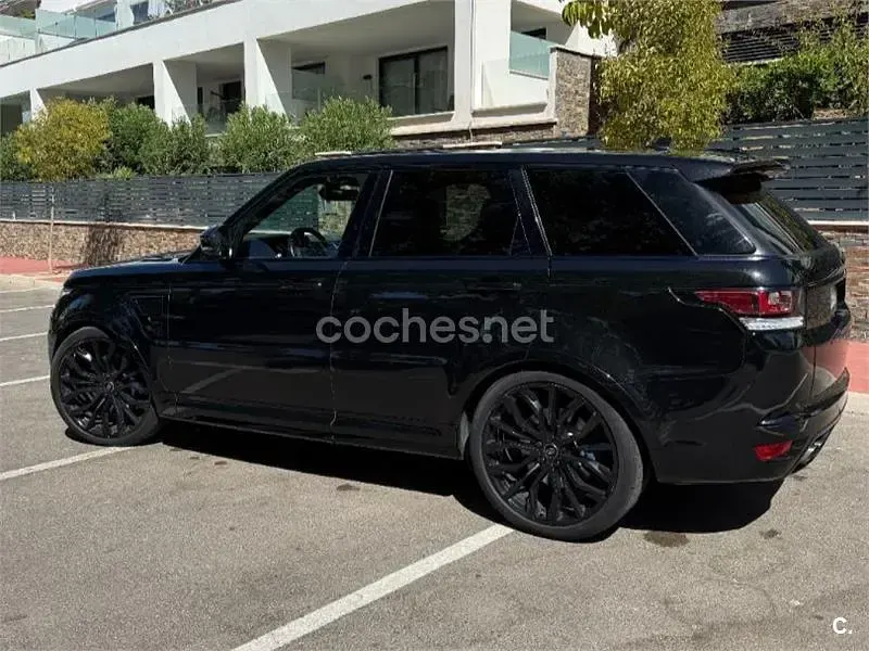 Usado Land Rover Range Rover SVR 550 CV (404 kW) 2016 Negro SUV