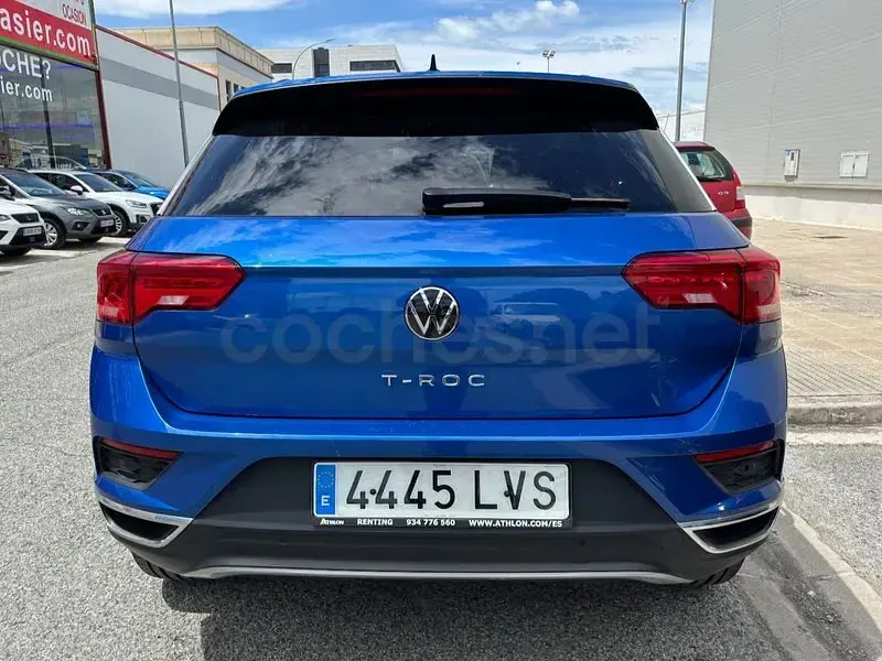 Usado VW T-Roc Advance 115 CV (84 kW) 2022 Azul SUV