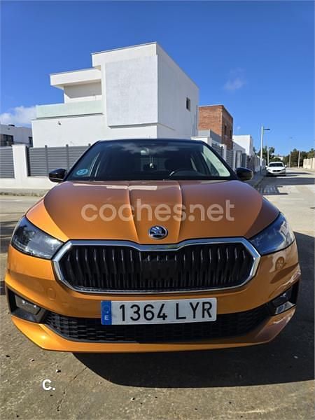 Usado Skoda Fabia Ambition 110 CV (80 kW) 2022 Naranja Berlina
