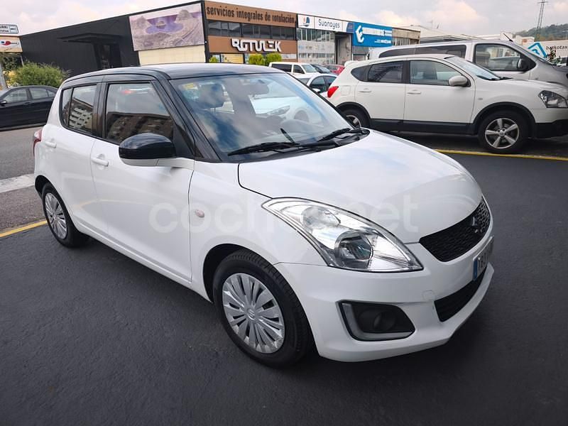 Blanco Usado 2014 Suzuki Swift GLX Berlina | 8990 € (Precio justo) - Imagen 1/4
