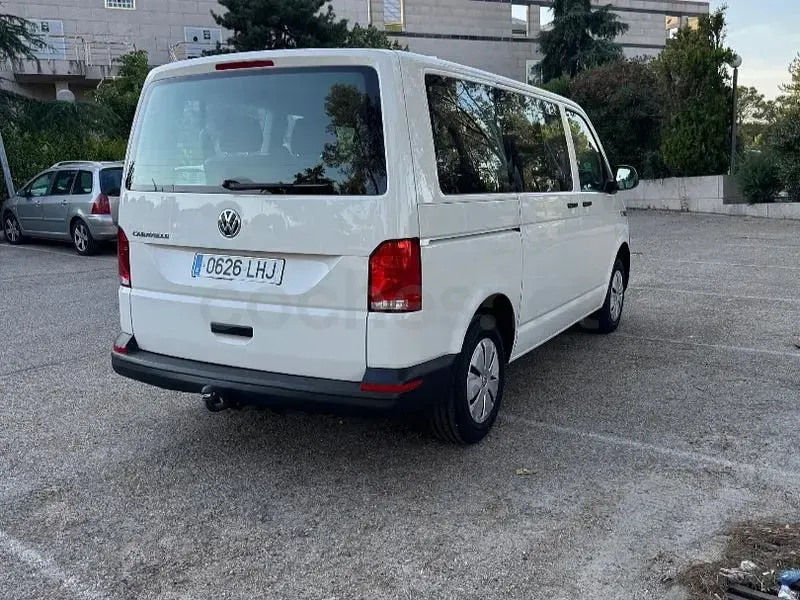 Usado VW Caravelle Trendline 114 CV (83 kW) 2020 Blanco Van
