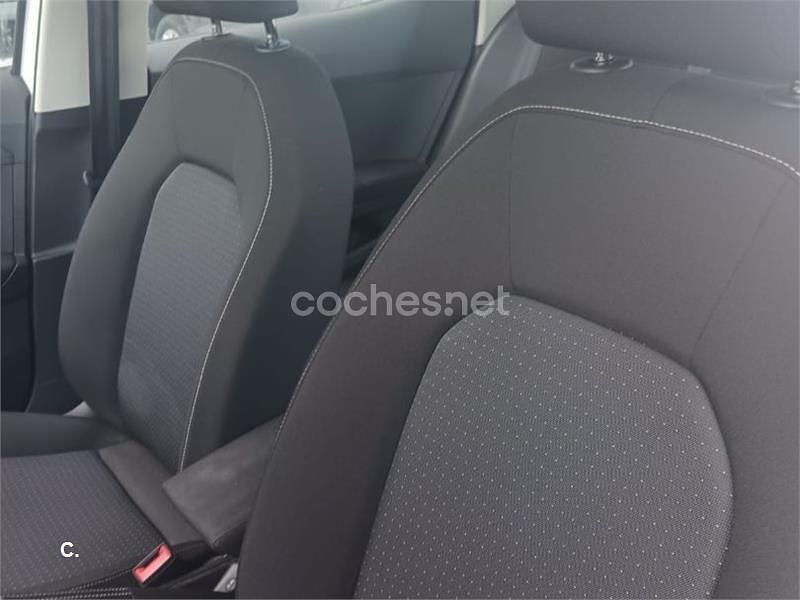 Usado Seat Arona Style 110 CV (80 kW) 2022 Blanco SUV