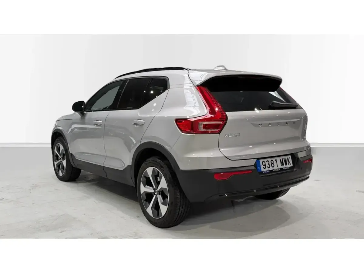 Usado Volvo XC40 Ultra 163 HP (119 kW) 2024 Cinzento SUV