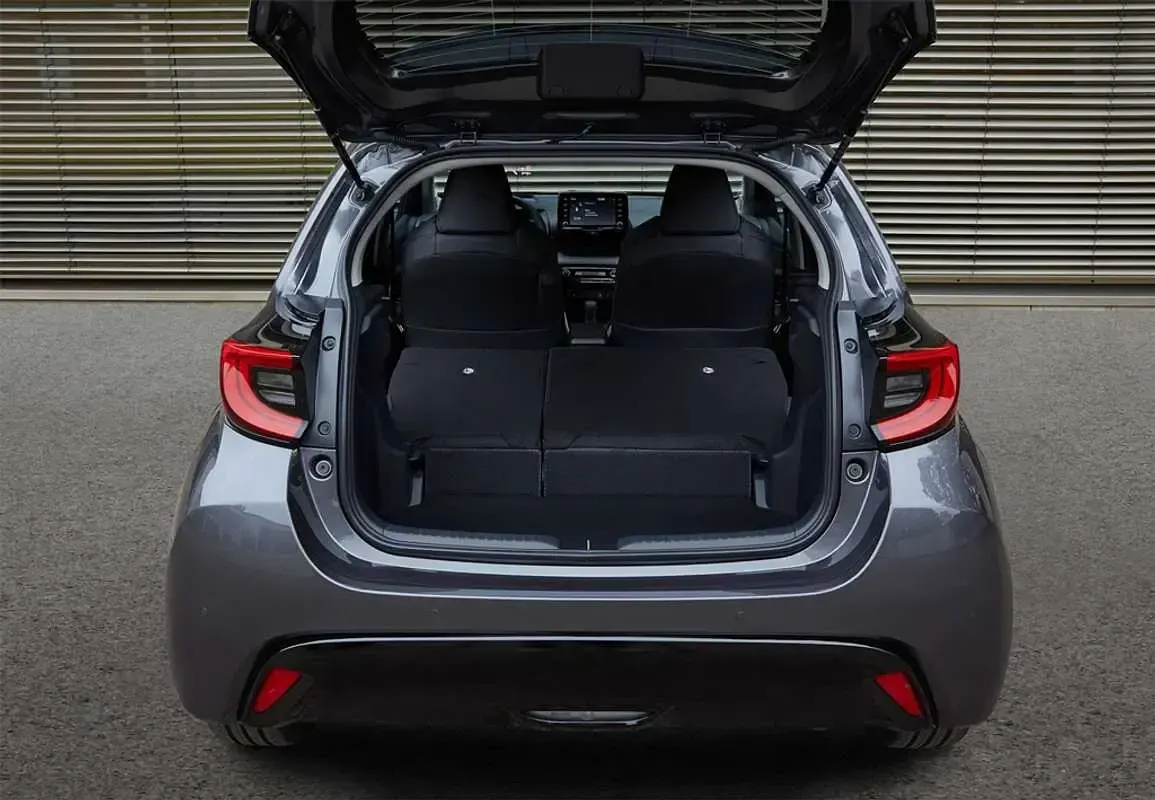 Usado Mazda 2 Comfort 116 CV (85 kW) 2022 Marrón Utilitario