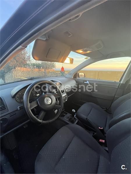 Usado VW Polo Trendline 75 CV (55 kW) 2004 Azul Berlina