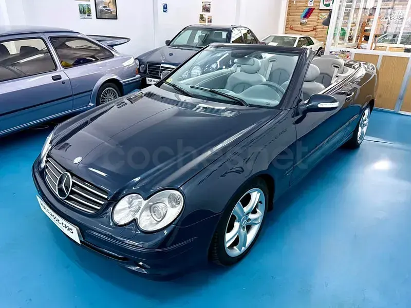 Usado Mercedes CLK320 Avantgarde 218 CV (160 kW) 2003 Azul Descapotable