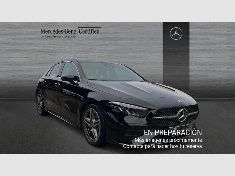Usado Mercedes A200 AMG line 150 CV (110 kW) 2024 Negro Berlina