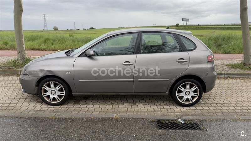 Brugt Seat Ibiza Stella 100 HK (73 kW) 2003 Grå Hatchback