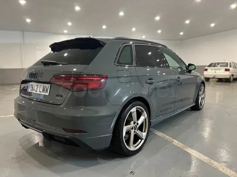 Usado Audi A3 S-line plus 190 CV (139 kW) 2016 Gris / plata Berlina