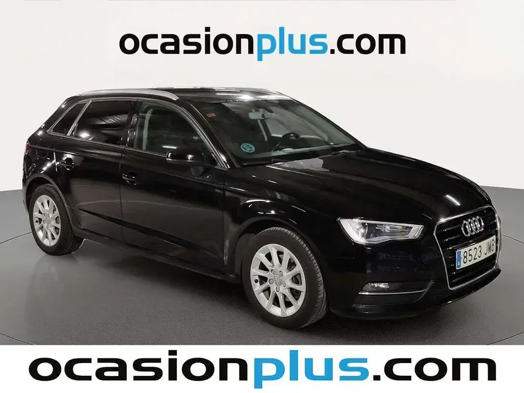 Usado Audi A3 Sportback Attraction 110 CV (80 kW) 2016 Negro Utilitario