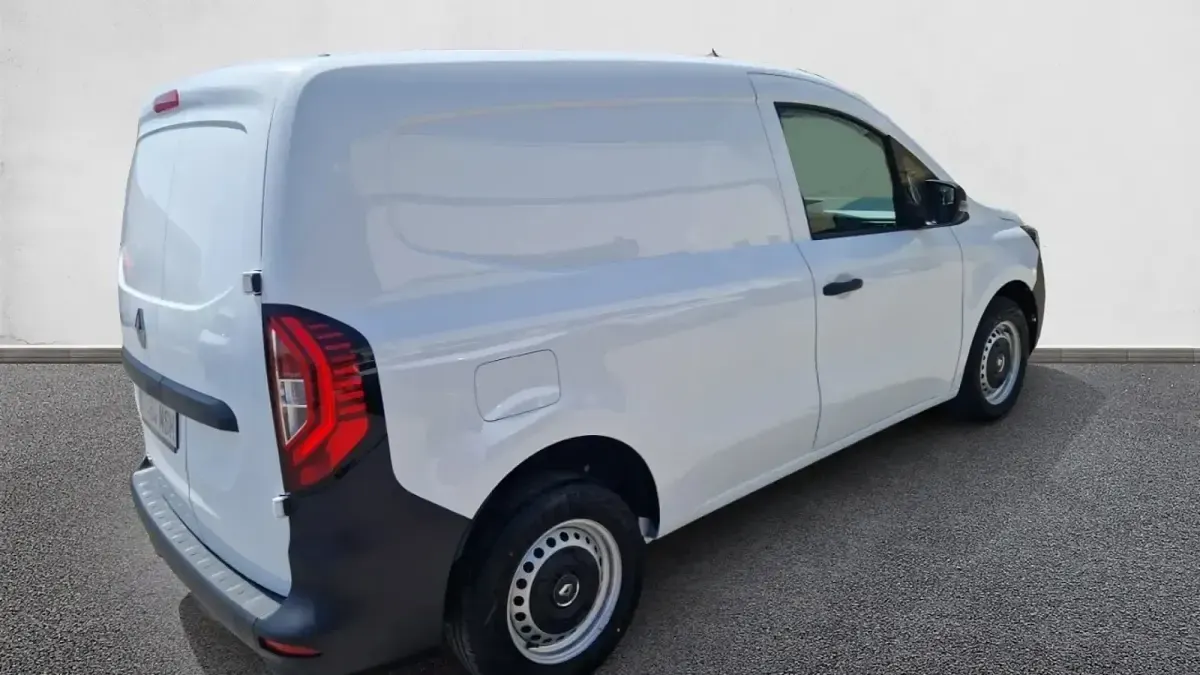 Usado Renault Kangoo 95 CV (69 kW) 2024 Blanco Monovolumen