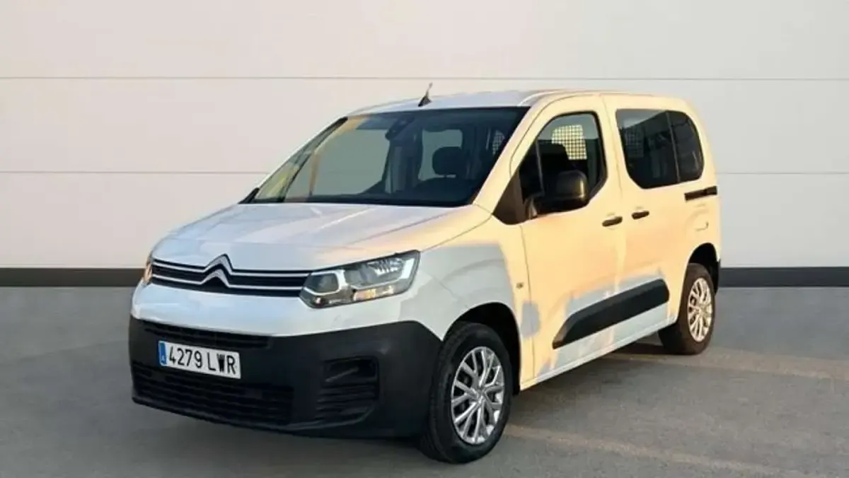 Usado Citroën Berlingo Live 102 CV (75 kW) 2022 Blanco Monovolumen