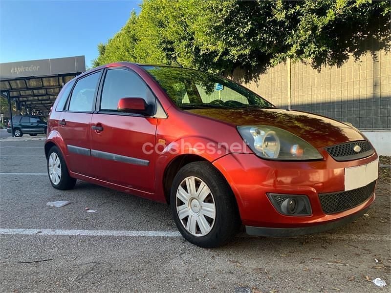 Granate Usado 2006 Ford Fiesta Berlina | 2900 € - Imagen 1/4