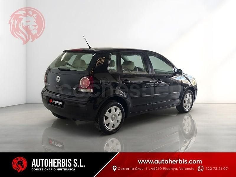 Usado VW Polo Advance 86 CV (63 kW) 2006 Negro Utilitario