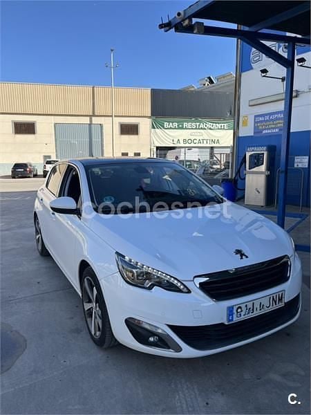 Usado Peugeot 308 Active 120 CV (88 kW) 2016 Blanco Berlina