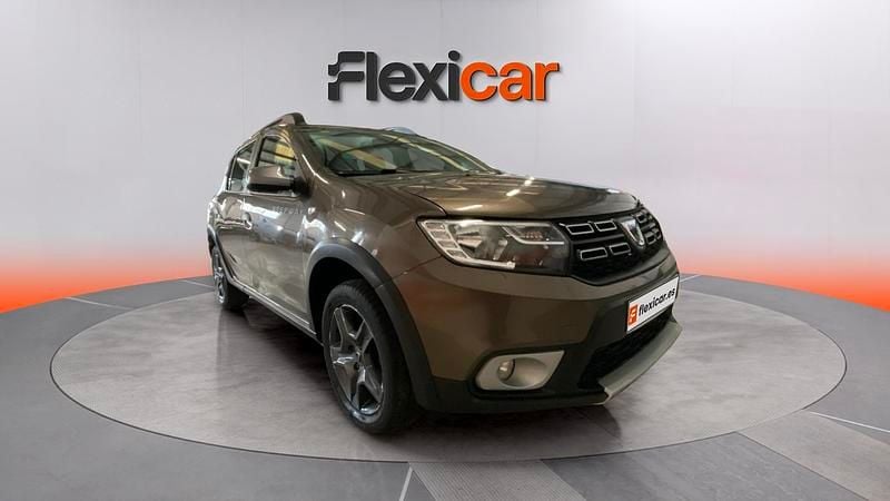 Usado Dacia Sandero Stepway 90 CV (66 kW) 2017 Marrón Berlina