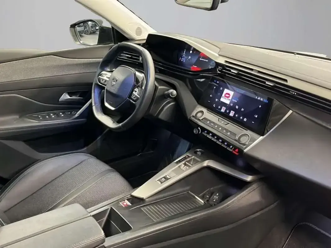 Usado Peugeot 408 Allure 145 CV (106 kW) 2025 Blanco SUV