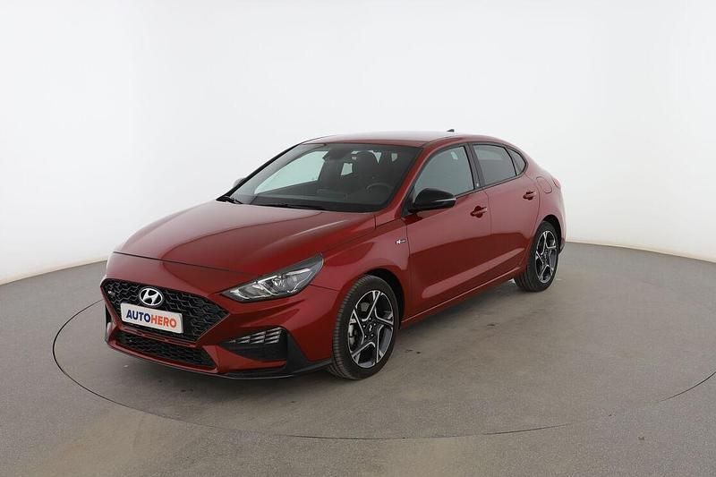 Rojo Usado 2023 Hyundai i30 N Line Berlina | 19.099 € (Precio justo) - Imagen 1/4