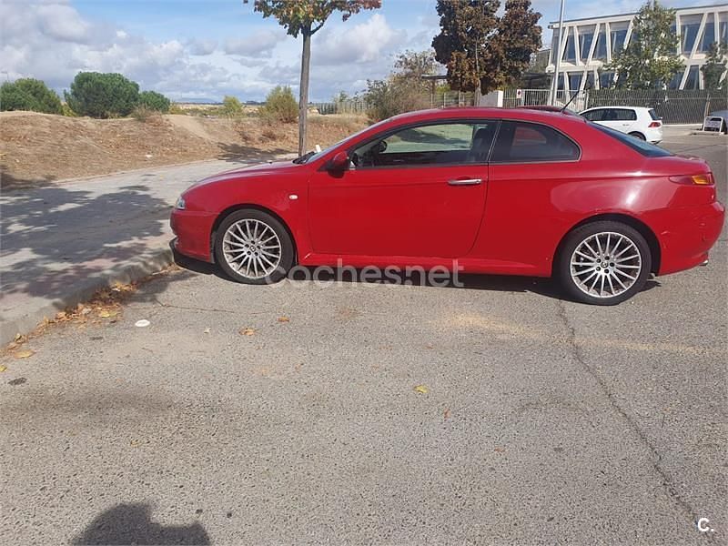 Usado Alfa Romeo GT Distinctive 150 CV (110 kW) 2008 Rojo Coupe