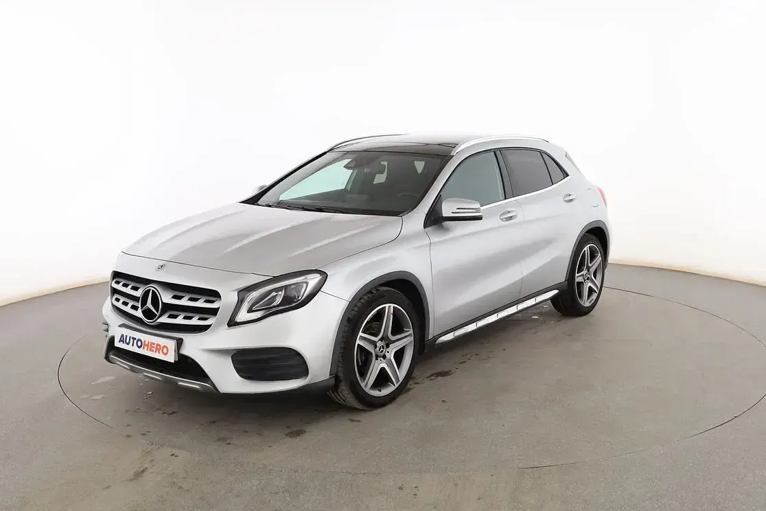 Usado Mercedes GLA200 AMG line 136 CV (100 kW) 2019 SUV