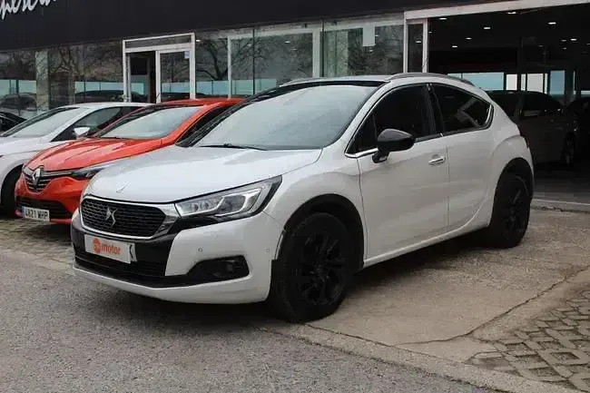 Usado DS Automobiles DS4 Crossback Style 120 CV (88 kW) 2018 Blanco SUV