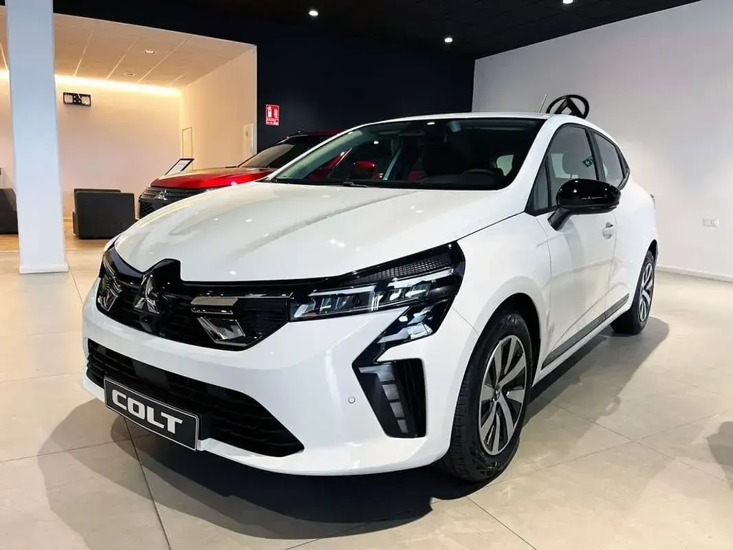 Nuevo Mitsubishi Colt Motion 91 CV (66 kW) 2026 Blanco Utilitario