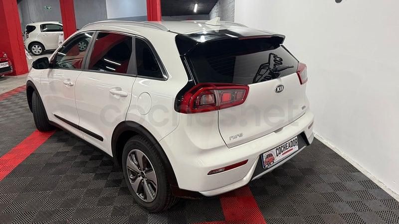 Usado Kia Niro 141 CV (103 kW) 2018 Blanco SUV