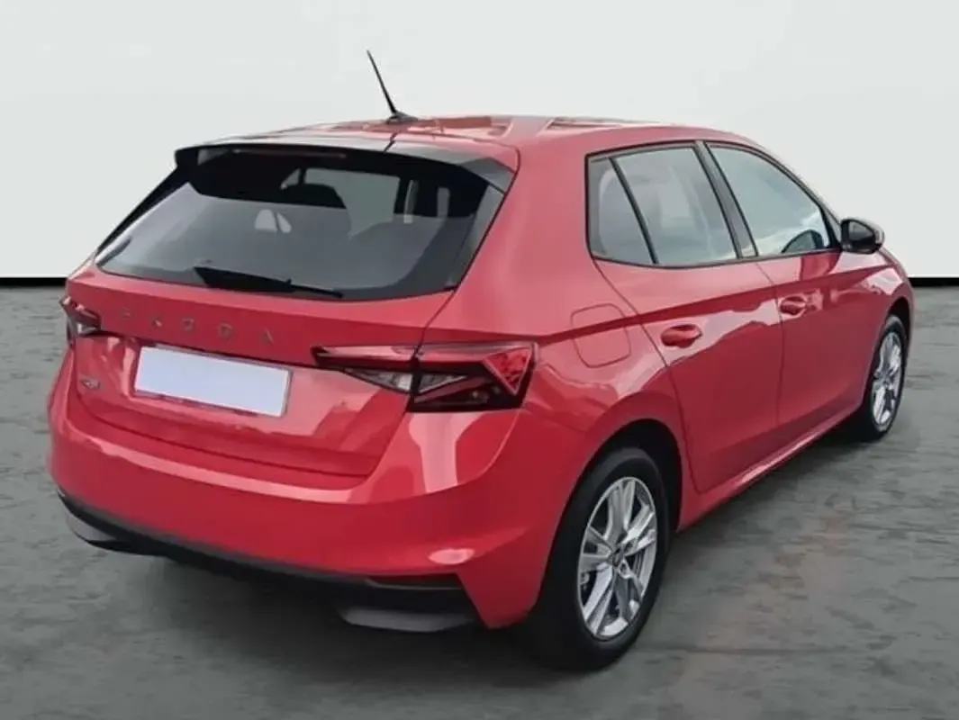Nuevo Skoda Fabia Selection 95 CV (69 kW) 2026 Rojo Utilitario