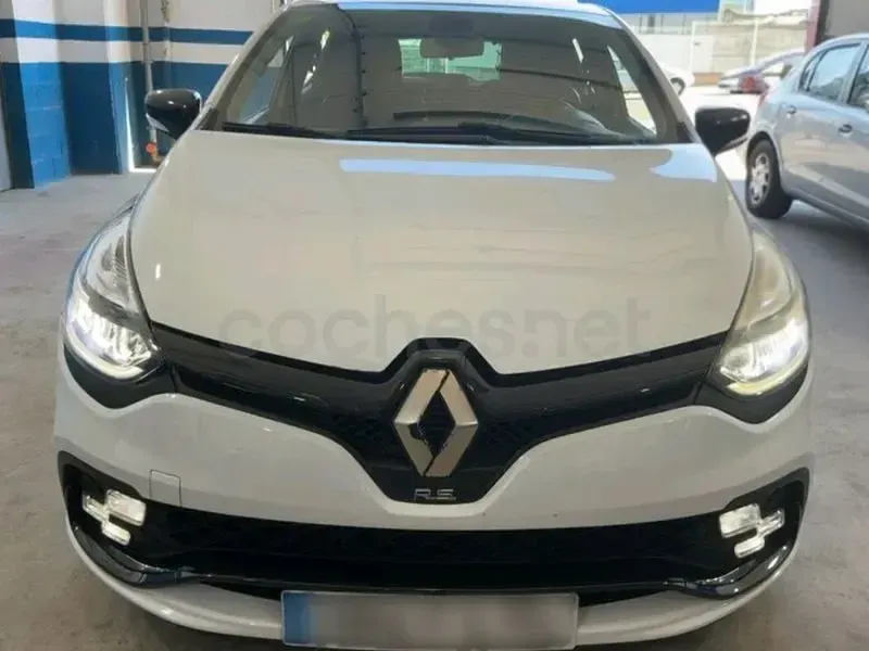 Usado Renault Clio IV Trophy 220 CV (161 kW) 2017 Blanco Berlina