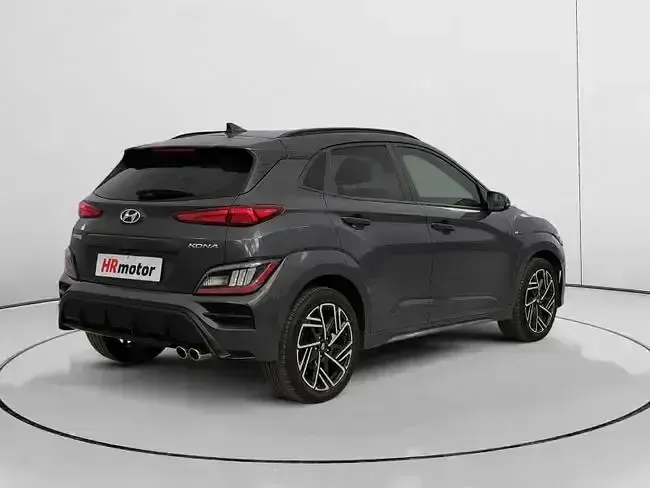 Usado Hyundai Kona N Line 120 CV (88 kW) 2023 Gris SUV