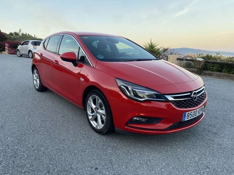 Rojo Usado 2018 Opel Astra Selective Familiar | 9500 € (Precio justo) - Imagen 1/4