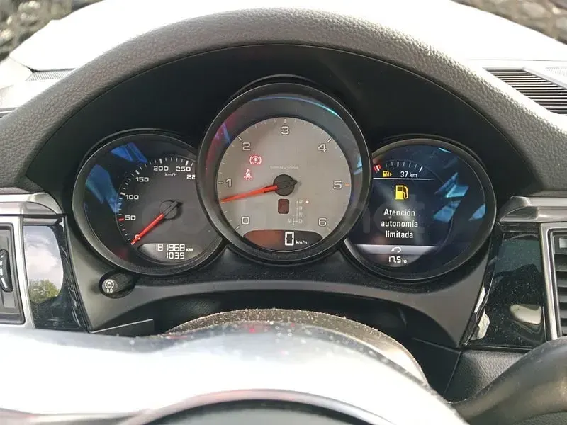 Używany Porsche Macan S 258 KM (189 kW) 2016 Czarny SUV