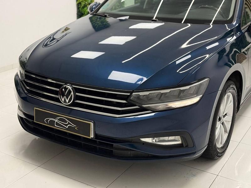 Usado VW Passat 150 CV (110 kW) 2022 Azul Berlina