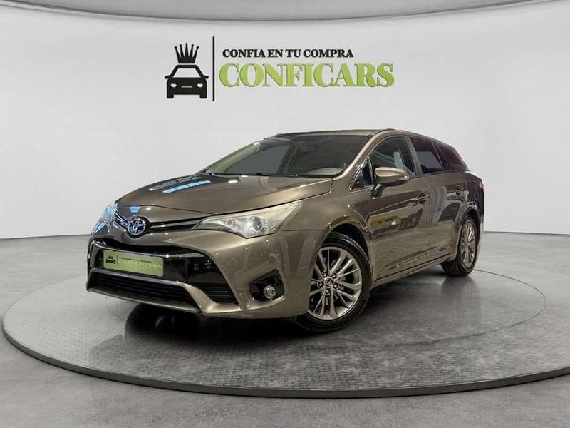 Usado Toyota Avensis Advance 143 CV (105 kW) 2016 Marrón Familiar