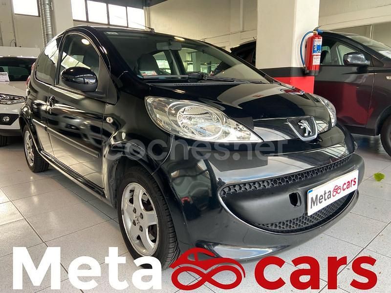 Negro Usado 2008 Peugeot 107 Urban Move Utilitario | 6490 € - Imagen 1/4