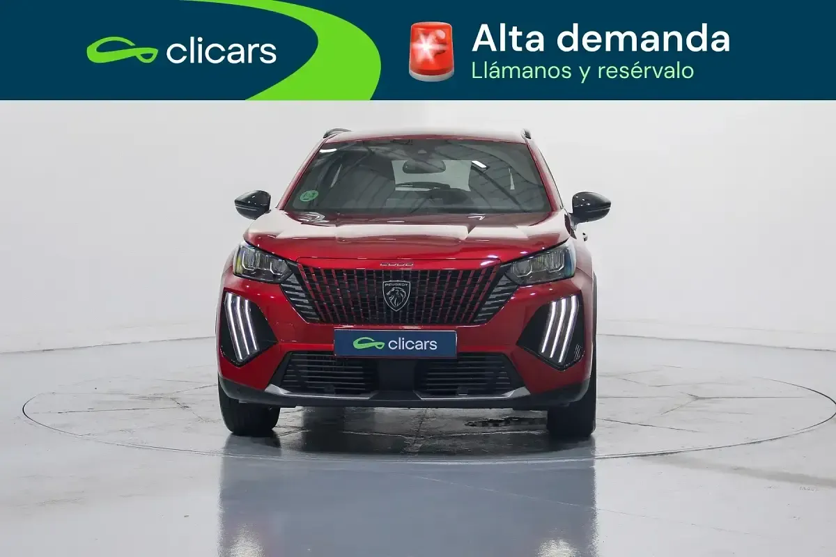 Usado Peugeot 2008 Allure 100 CV (73 kW) 2025 Rojo SUV