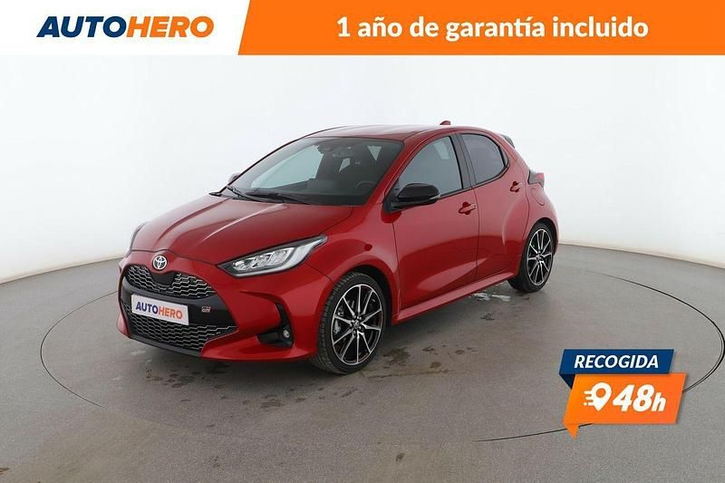 Rojo Usado 2024 Toyota Yaris Hybrid Sport Berlina | 23.999 € (Un poco caro) - Imagen 1/3