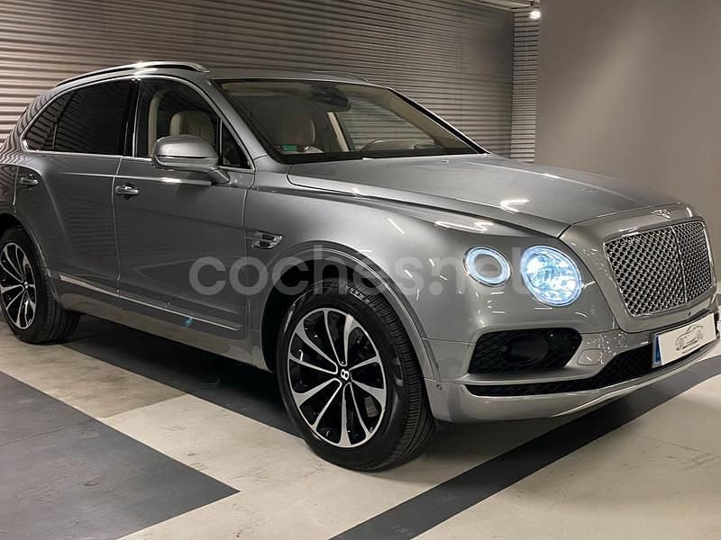 Usado Bentley Bentayga 608 CV (447 kW) 2016 Gris / plata SUV