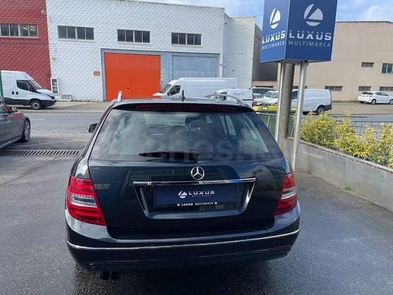 Usado Mercedes C200 Avantgarde 136 CV (100 kW) 2012 Gris / plata Familiar