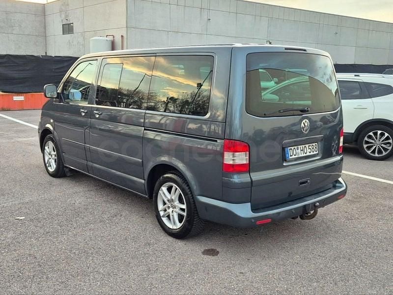 Usado VW Multivan Highline 174 CV (127 kW) 2004 Gris / plata Monovolumen