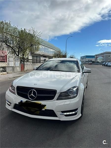Usado Mercedes C220 170 CV (125 kW) 2012 Blanco Coupe