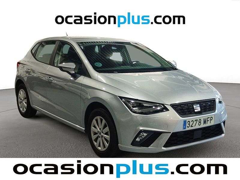 Usado Seat Ibiza Style 80 CV (58 kW) 2023 Gris plata Utilitario
