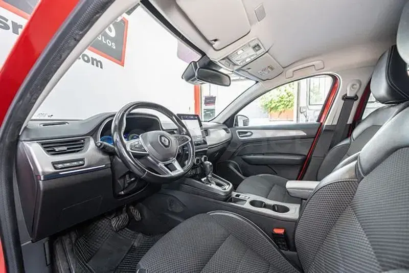 Usado Renault Arkana Zen 145 CV (106 kW) 2022 Rojo SUV