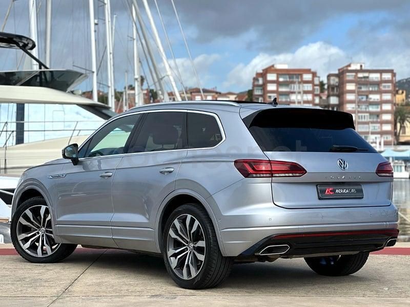 Usado VW Touareg R-line 286 CV (210 kW) 2020 Gris / plata SUV