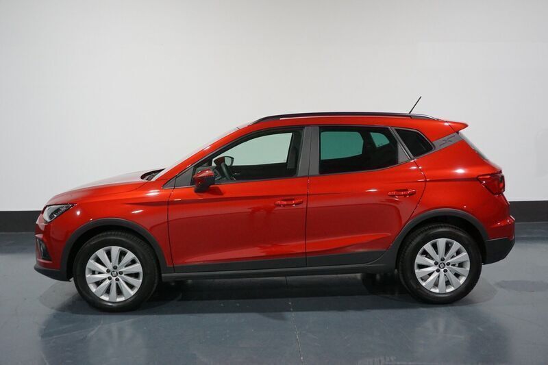 Usado Seat Arona Style 115 CV (84 kW) 2019 Rojo SUV
