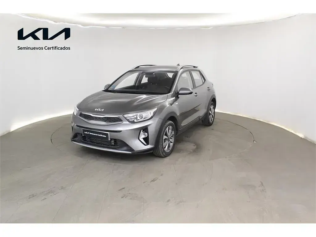 Usado Kia Stonic 101 CV (74 kW) 2025 Gris SUV