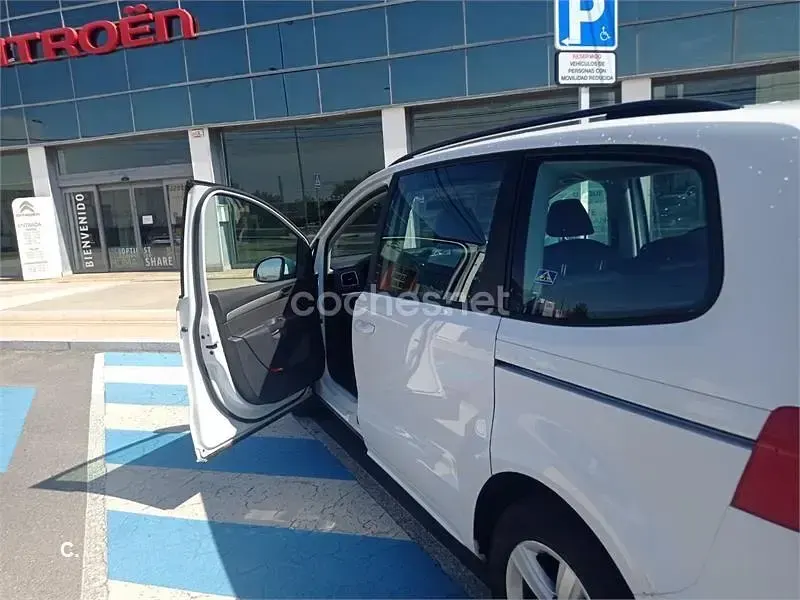 Usado VW Sharan Advance 140 CV (102 kW) 2014 Blanco Monovolumen